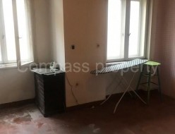Продава Тристаен апартамент - София, Център